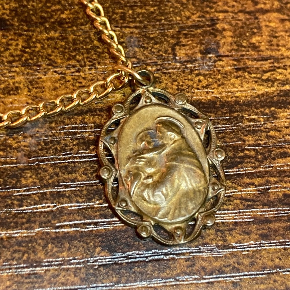 Vintage Saint Anthony Medal Necklace Gold Tone Religious Devotional Pendant 20in